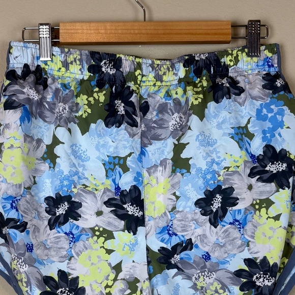 Calvin Klein Gray/Blue/Green Floral Running Shorts with Side Open Pockets/Lining - Picture 7 of 11